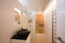 LA_bathroom